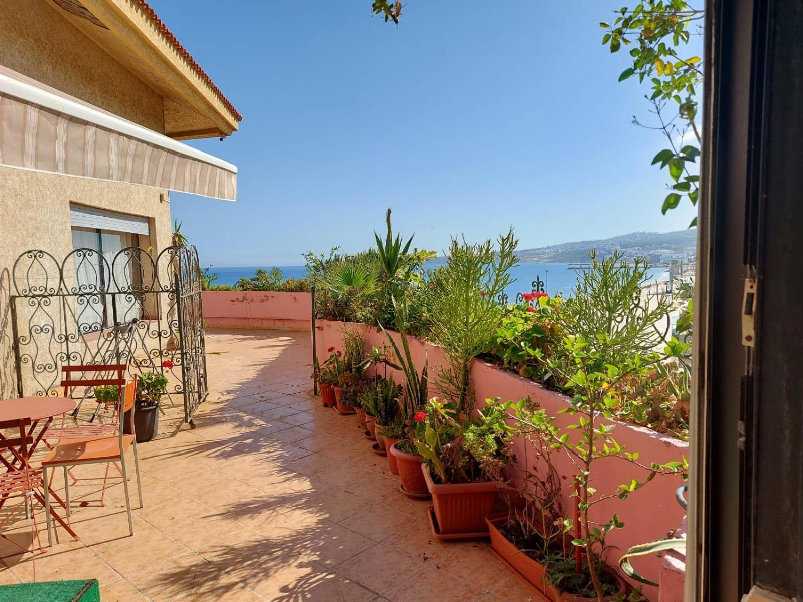 Bord De Et Piscine Appartement Tanger